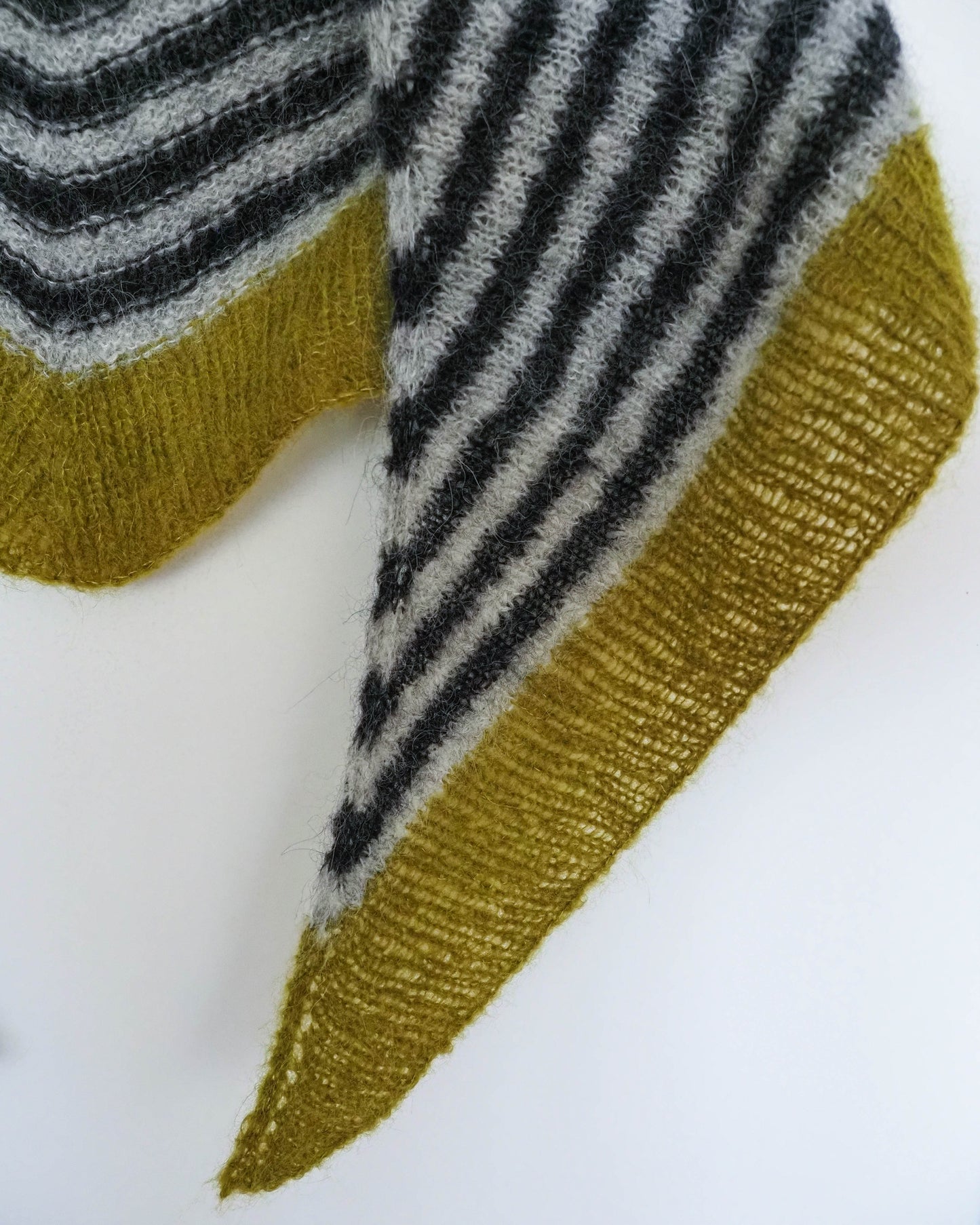 Pañoleta Antía Gris Grafito y Verde kit DIY