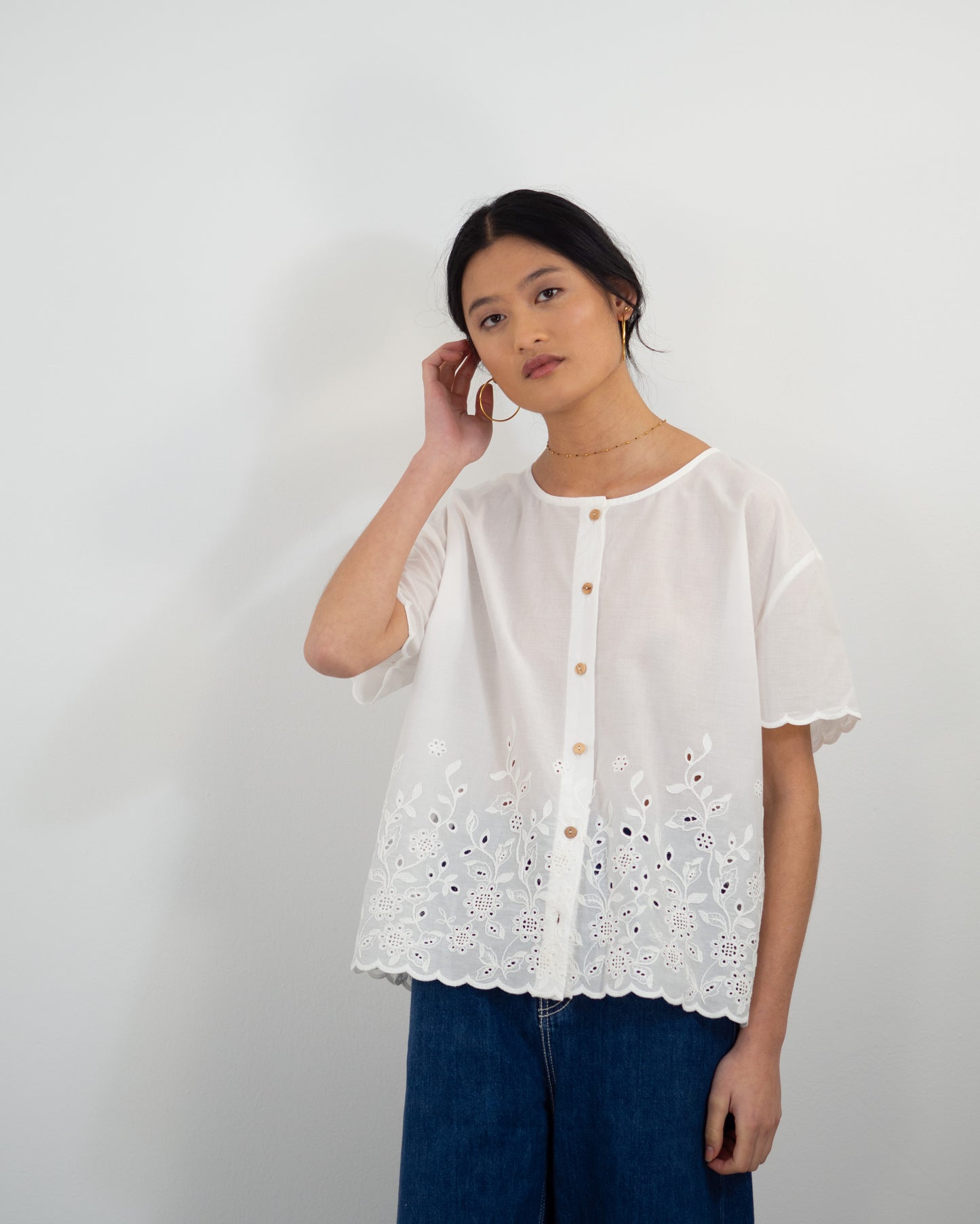 Camisa  blanca de flores