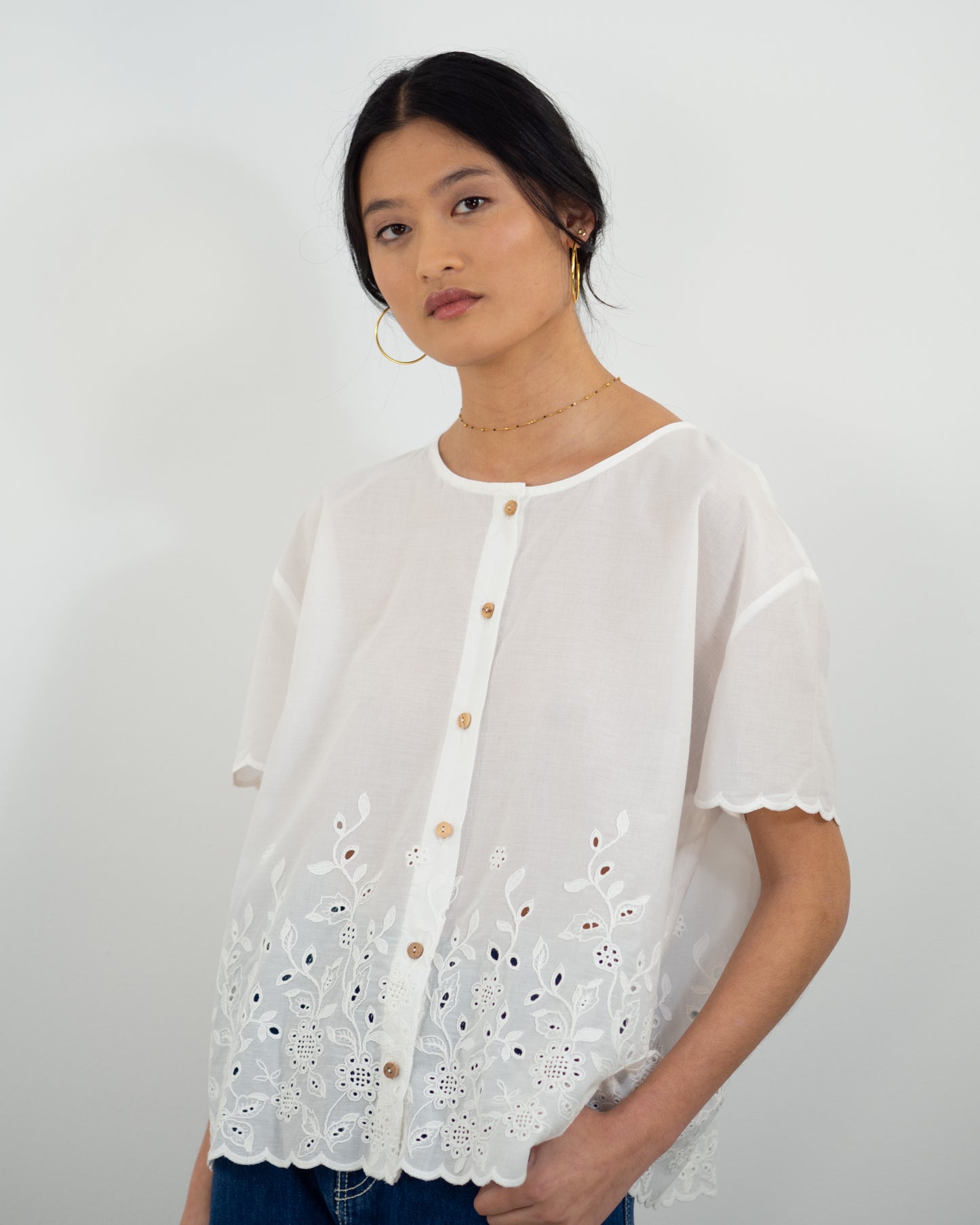 Camisa  blanca de flores