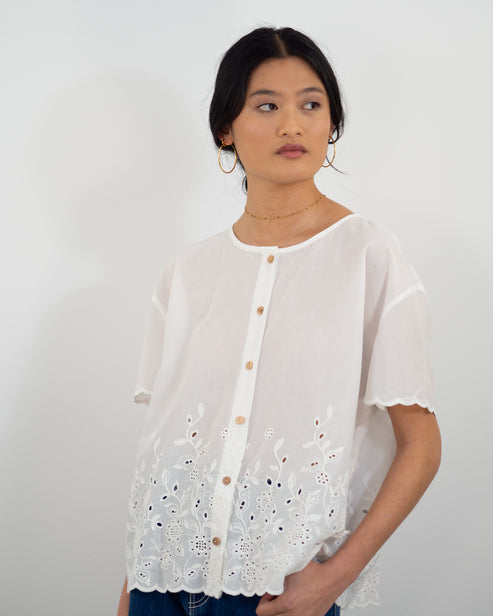 Camisa  blanca de flores