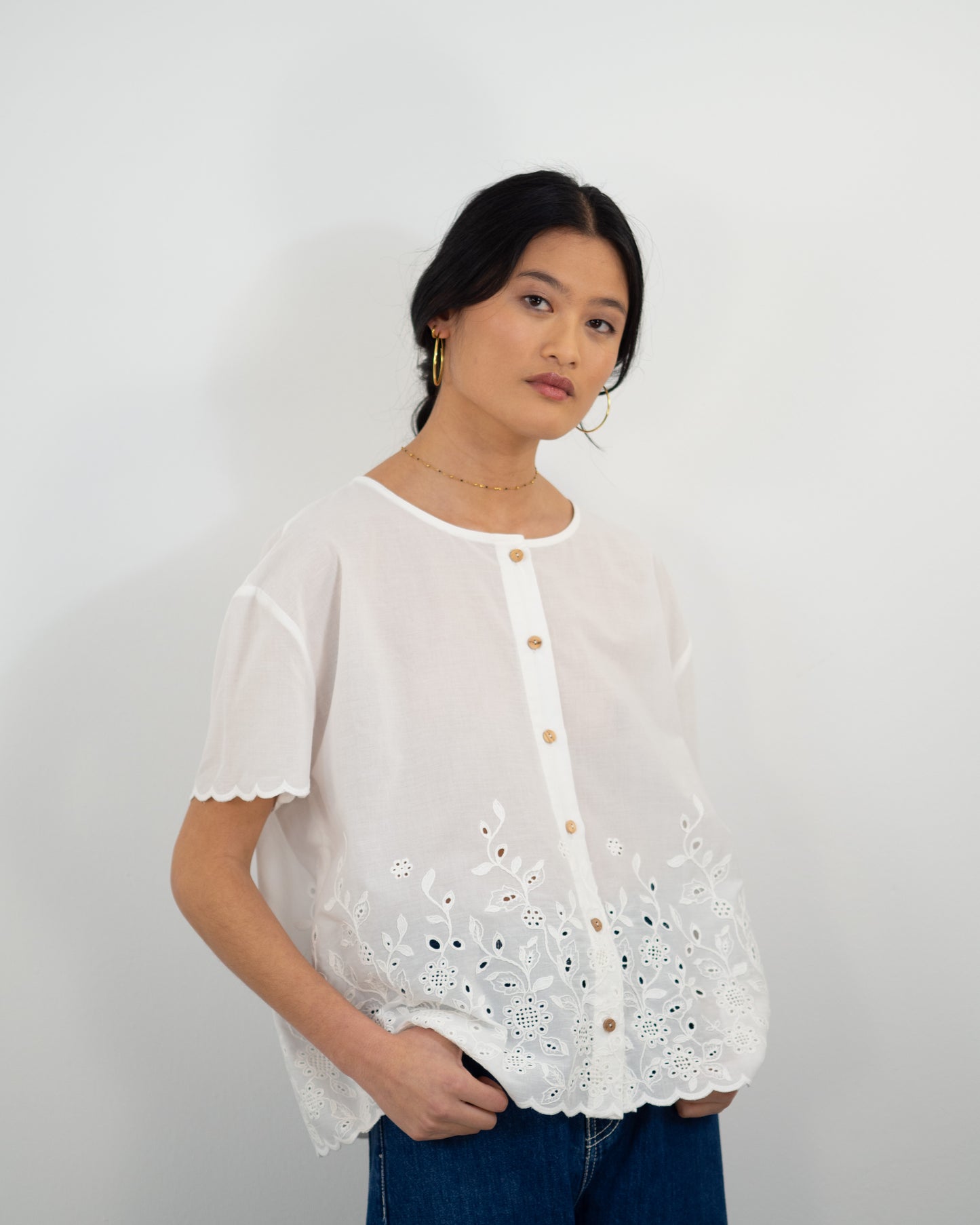Camisa  blanca de flores